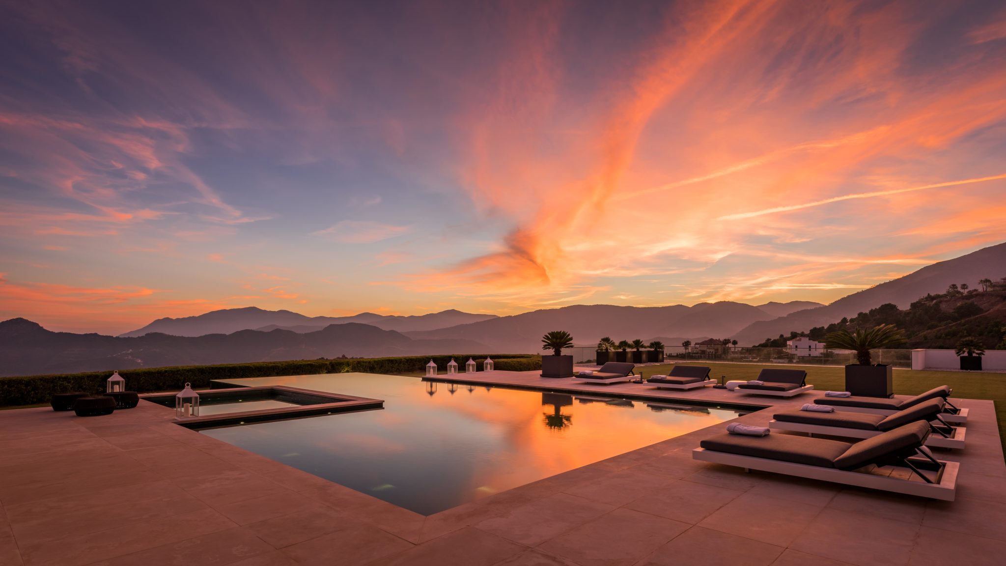 ARK ARCHITECTS - La Zagaleta sunset