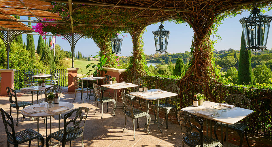 restaurante hole 55 ark architects villa padierna
