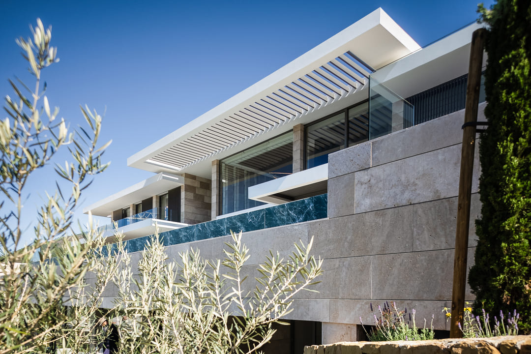 Villa Kaizen en urbanización La Zagaleta by ARK Architects